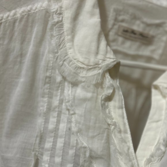 LIKE NEW! Women's We the Free White Pleated/Ruffled Blouse - XS - Picture 8 of 13
